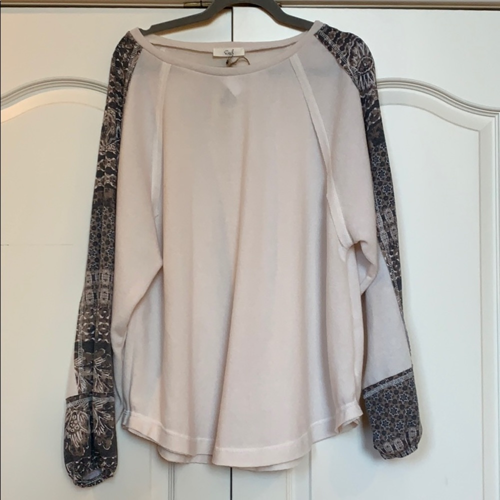 BMWT Easel fuzzy top